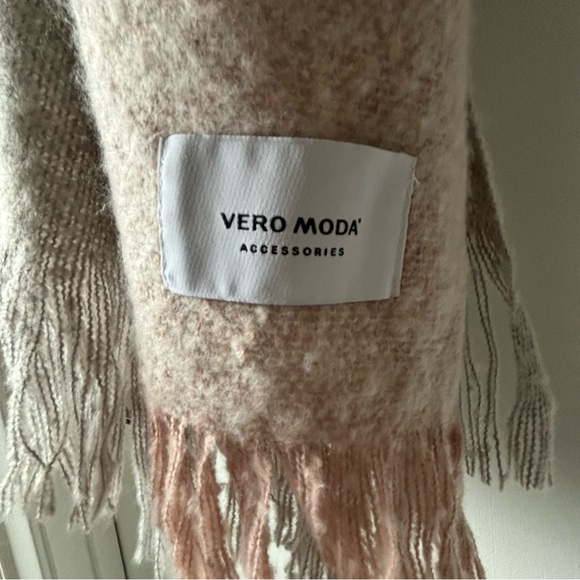 Pink and Grey Plaid Scarf | Vero Moda - Picture 4 of 6
